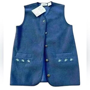Vintage tags on fleece vest size 6-8  ladies navy blue